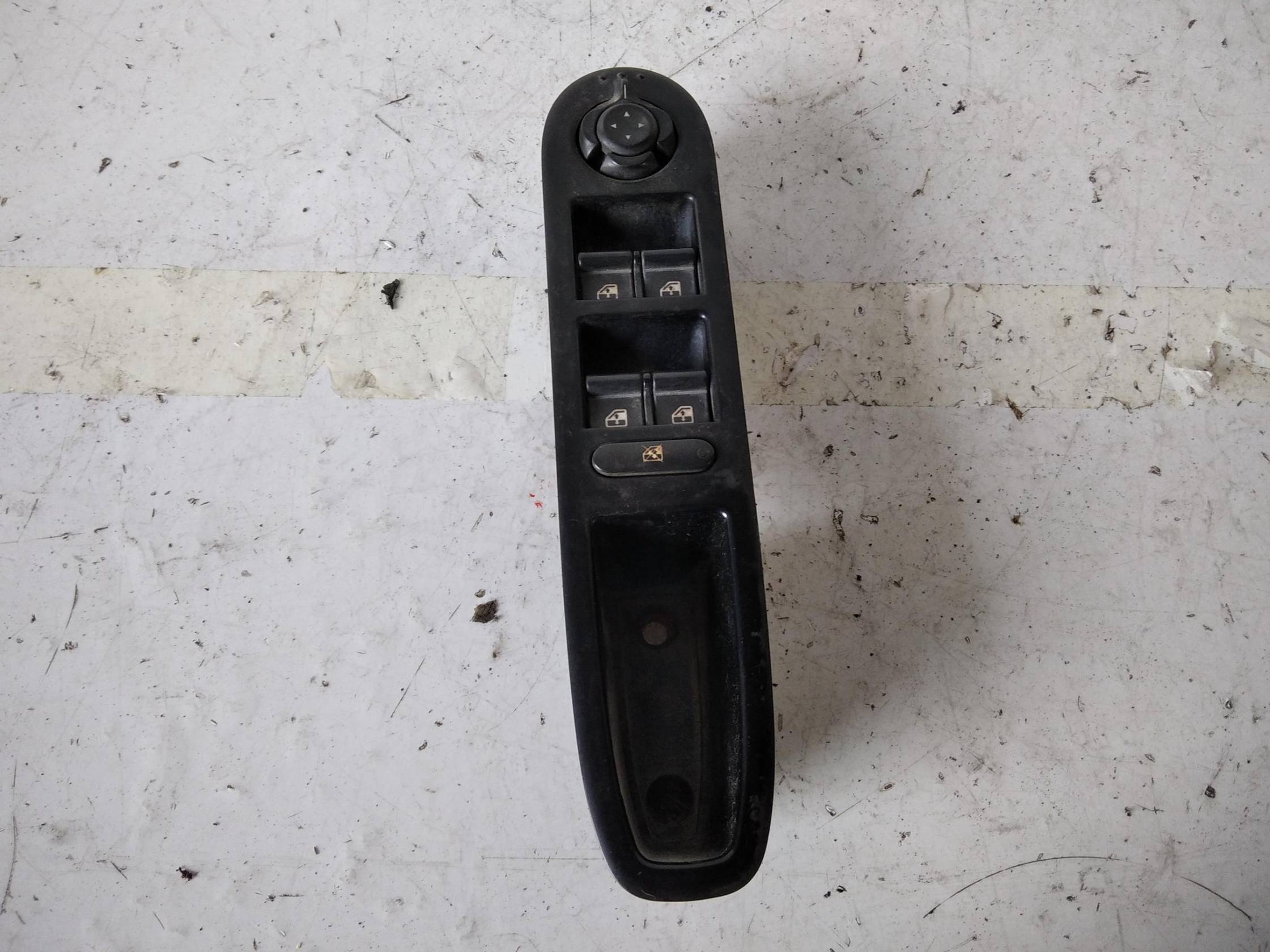 Interruttore alzacristalli porta ant.